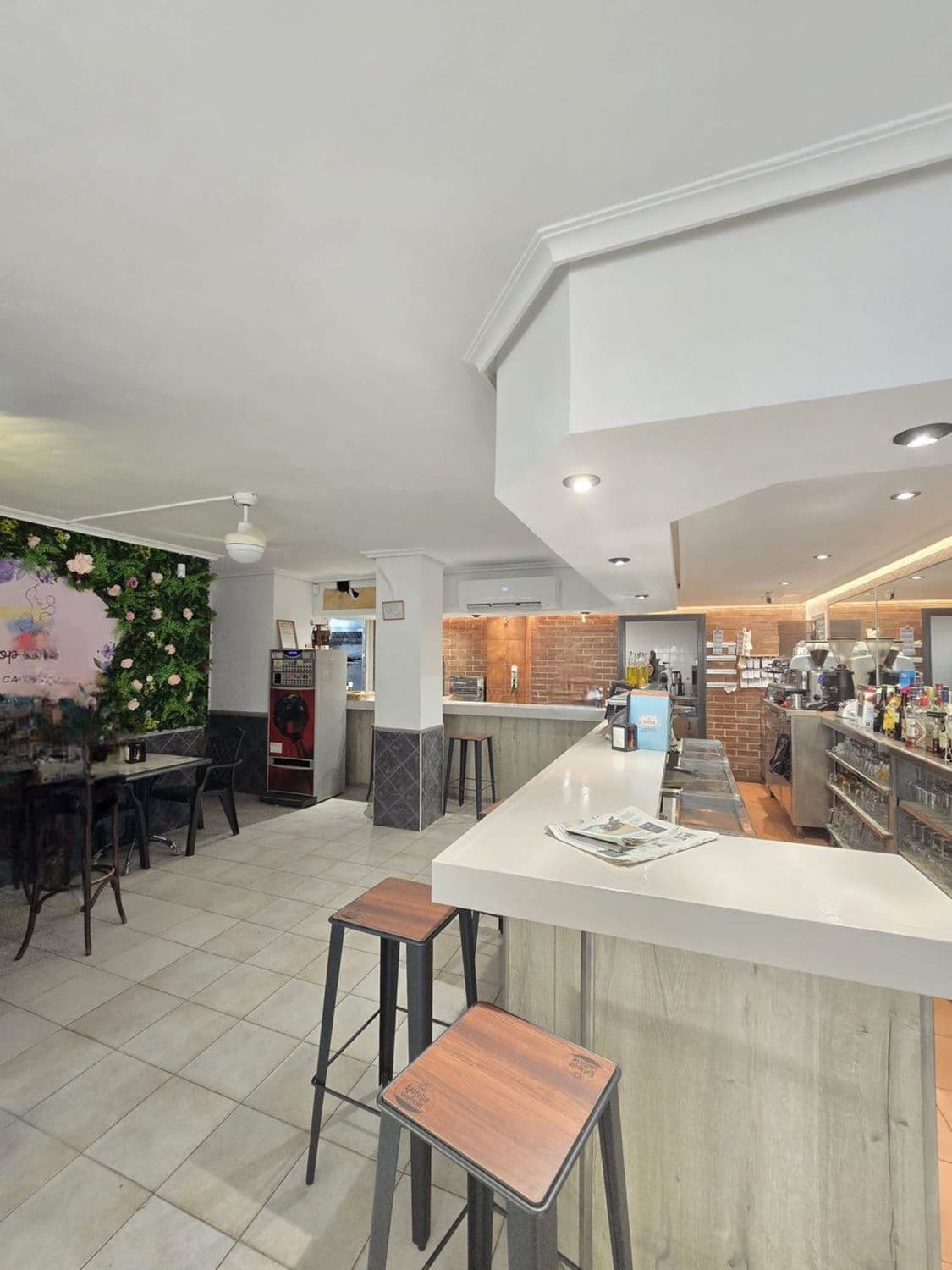 Local comercial en alquiler en Figueretes - Platja dEn Bossa