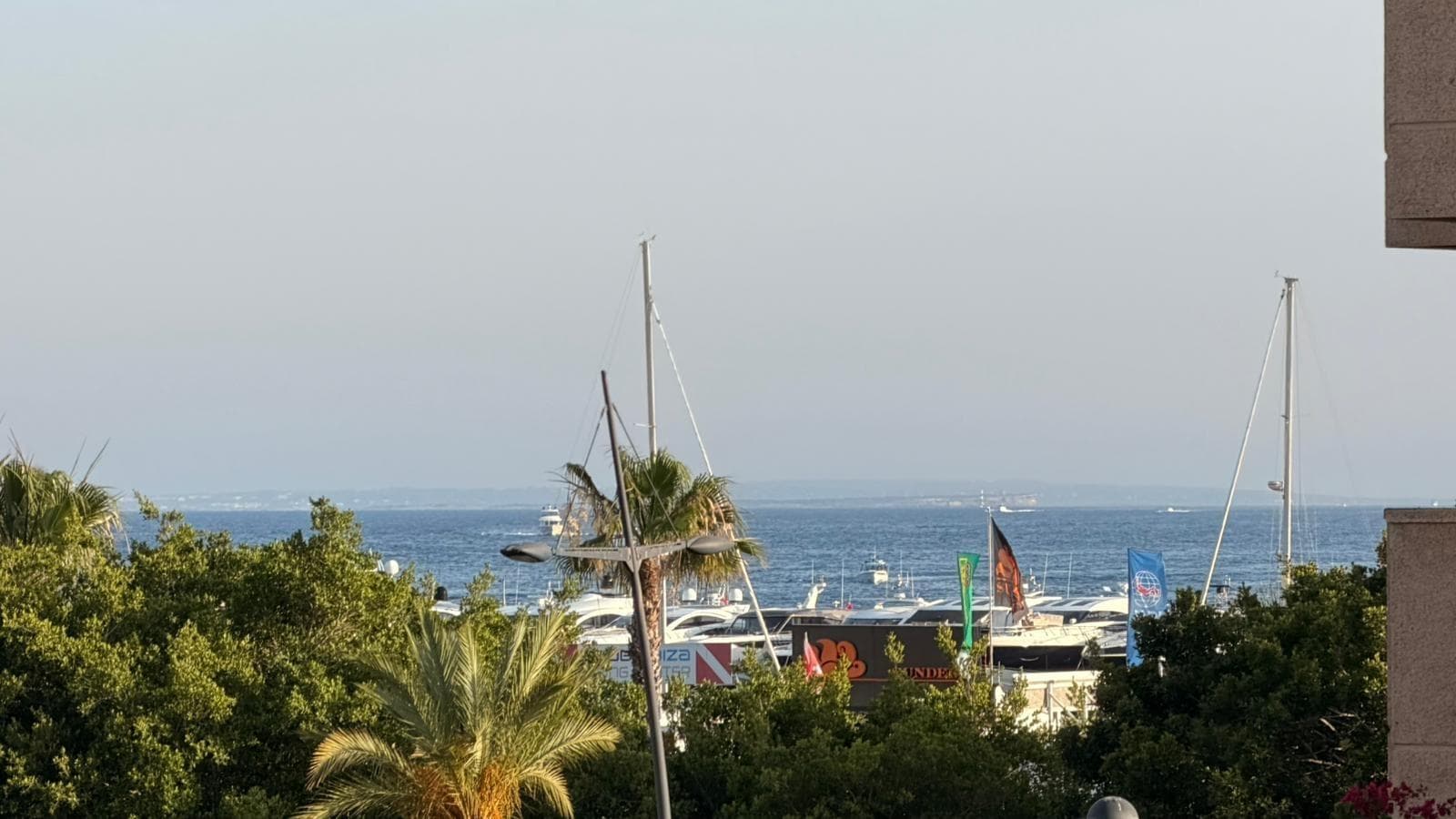 Luminoso piso con gran terraza en Marina Botafoch, Ibiza