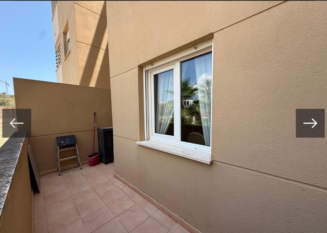 Amplio piso de 3 dormitorios con terraza y garaje en Talamanca