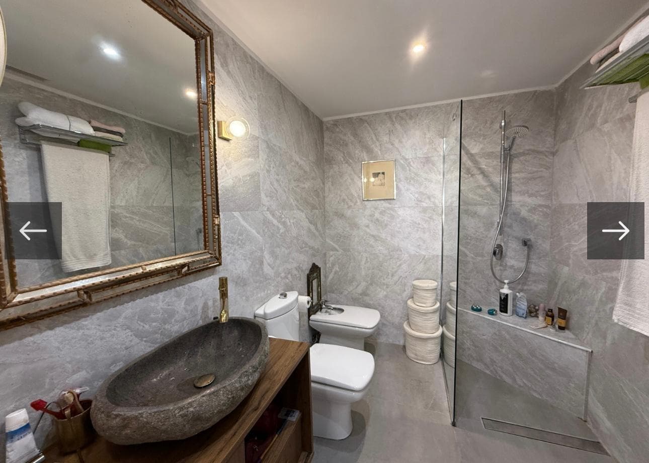 Amplio piso de 3 dormitorios con terraza y garaje en Talamanca