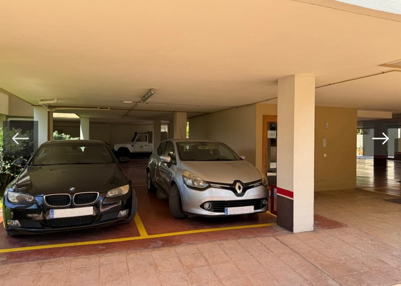 Amplio piso de 3 dormitorios con terraza y garaje en Talamanca