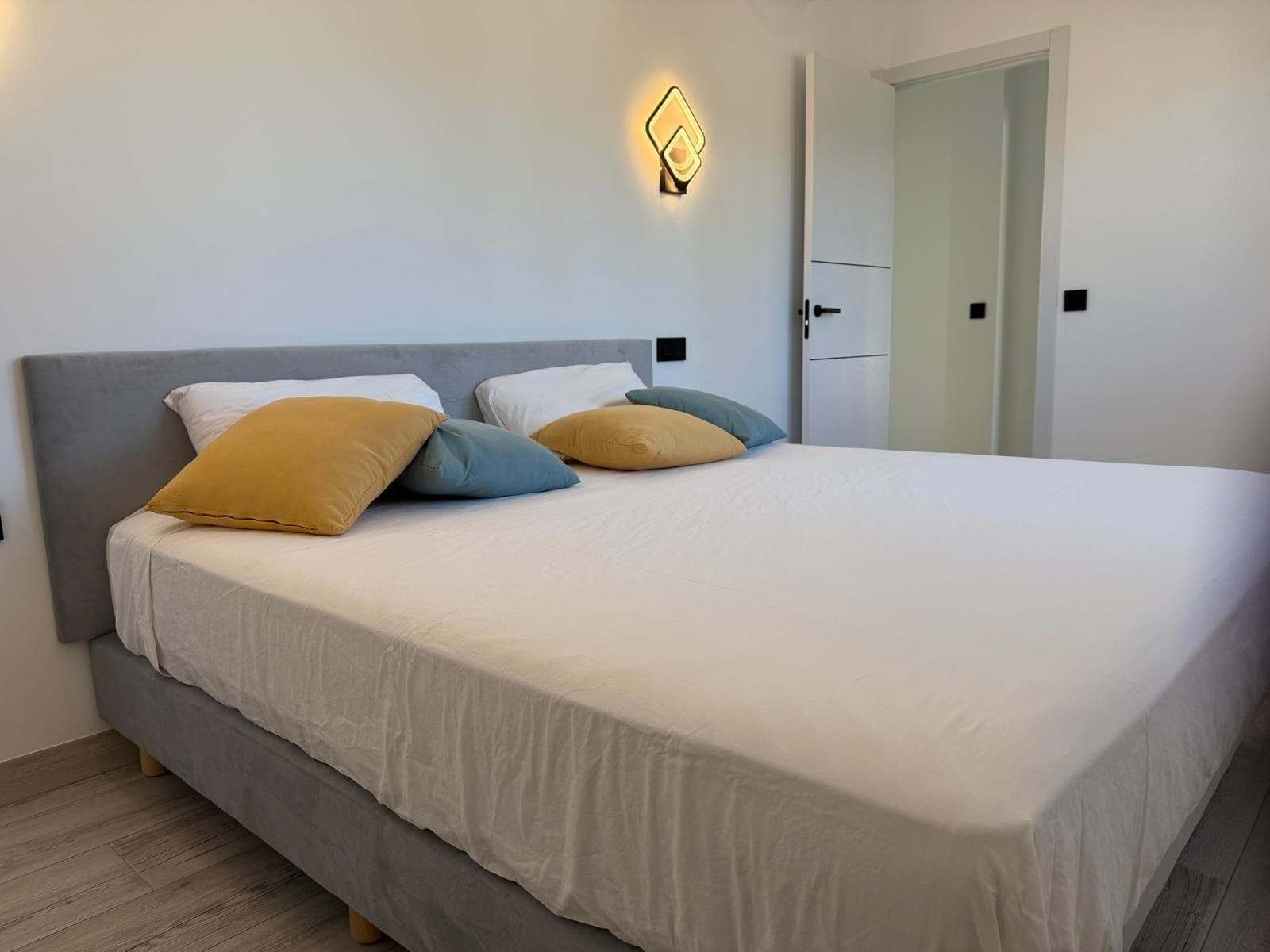 Solar de 1.518 m² con dos construcciones en Sant Agustí des Vedrà