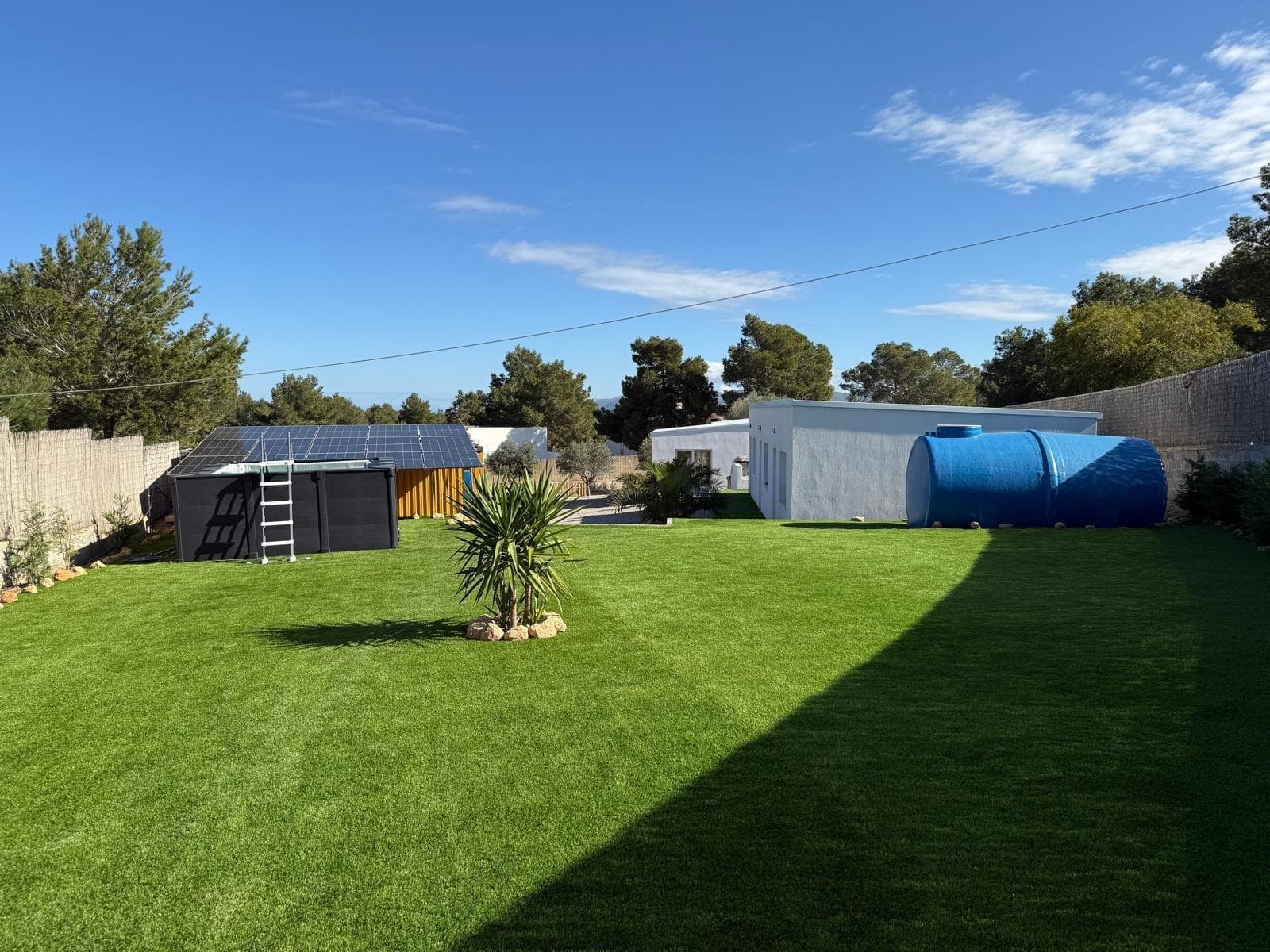 Solar de 1.518 m² con dos construcciones en Sant Agustí des Vedrà