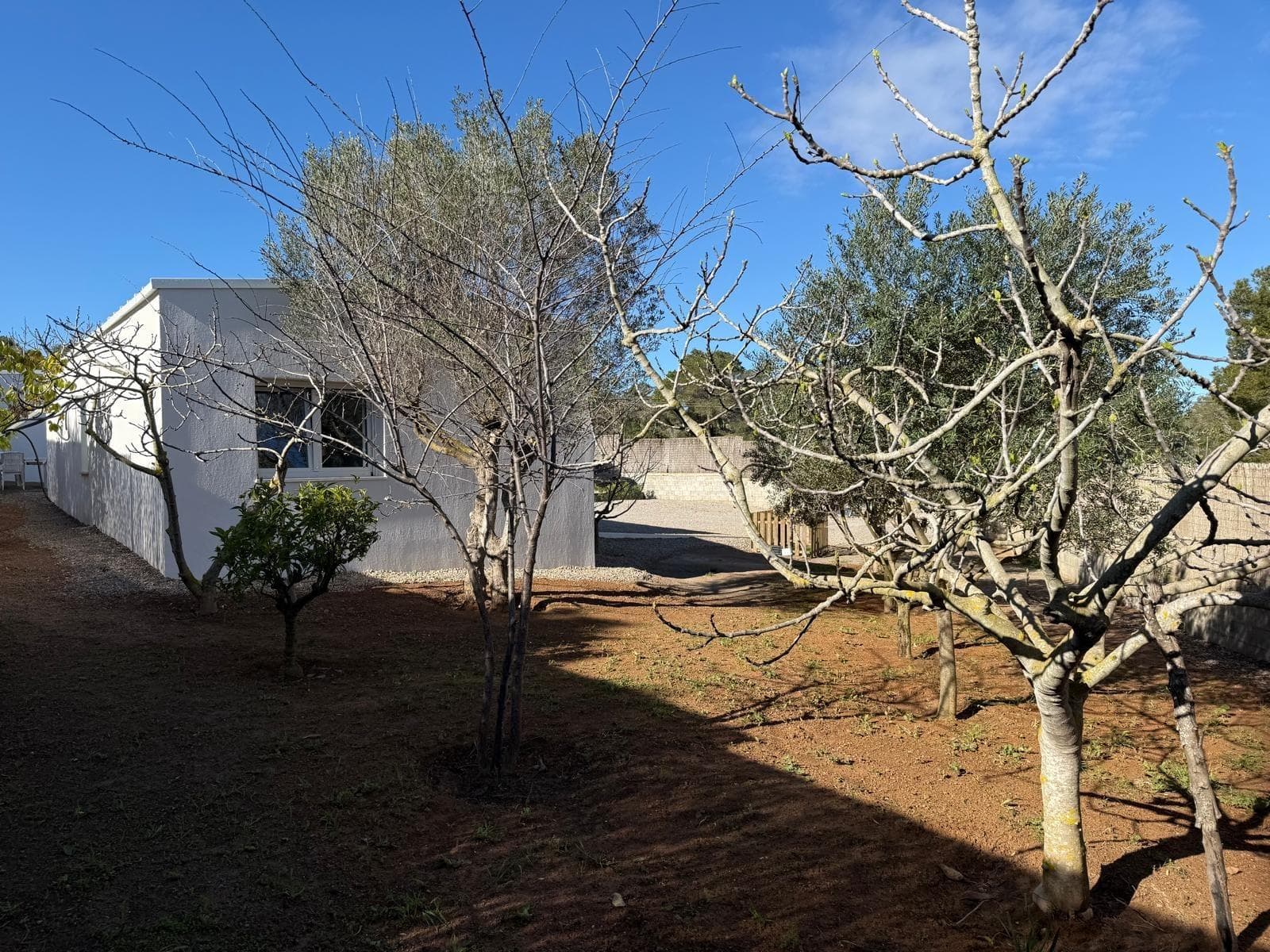 Solar de 1.518 m² con dos construcciones en Sant Agustí des Vedrà
