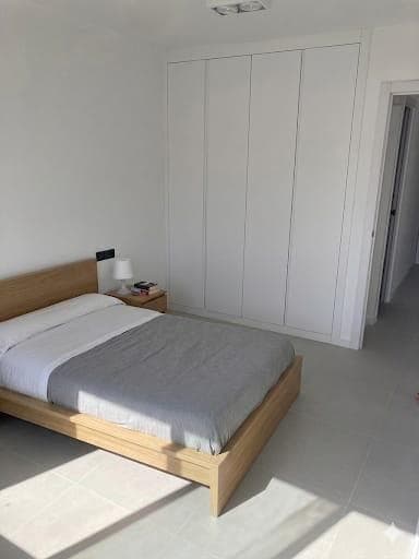 Piso completamente reformado con balcón y 2 dormitorios en Sant Antoni de Portmany