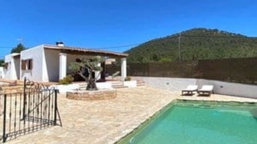 SE VENDE CHALET INDEPENDIENTE EN CALA LLONGA