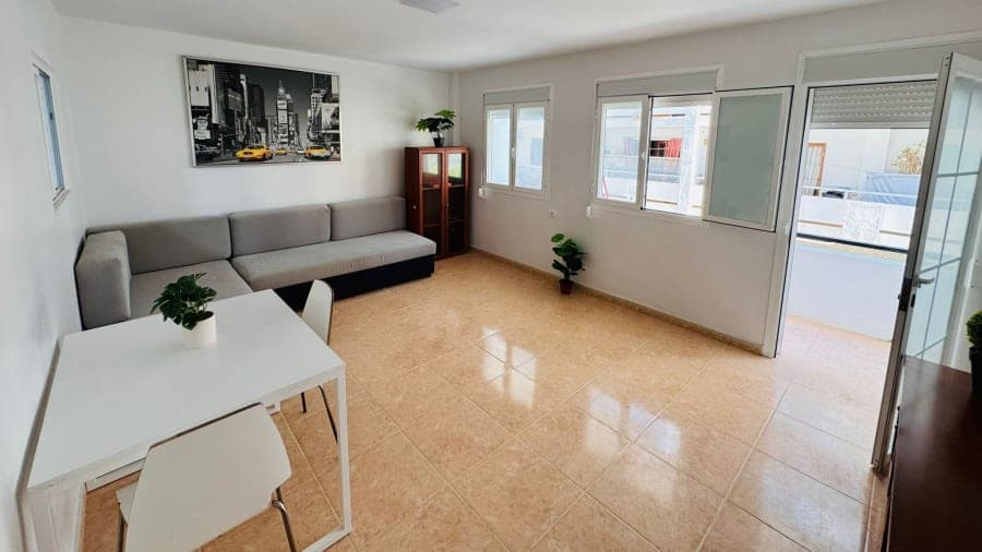 NOVEDAD EN SAN ANTONIO ESTUPENDA PRIMERA PLANTA IDEAL PARA INVERSORES
