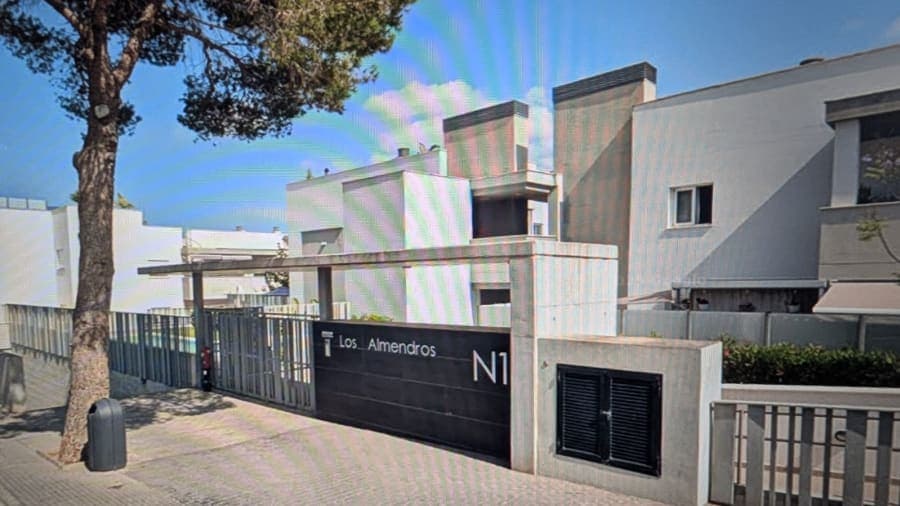 Piso con 58 m² de terrazas, vistas al mar, piscina y parking en Sant Antoni
