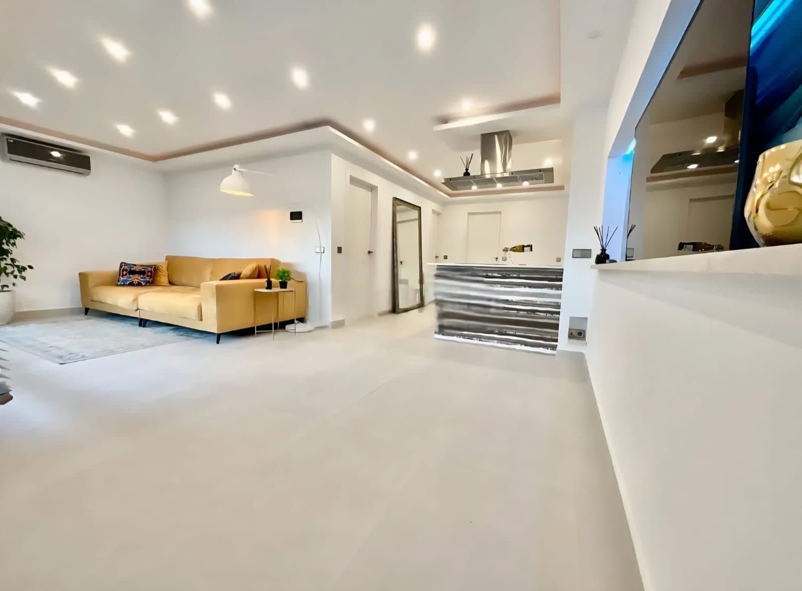 SE VENDE MAGNIFIO PISO EN MARINA BOTAFOCH