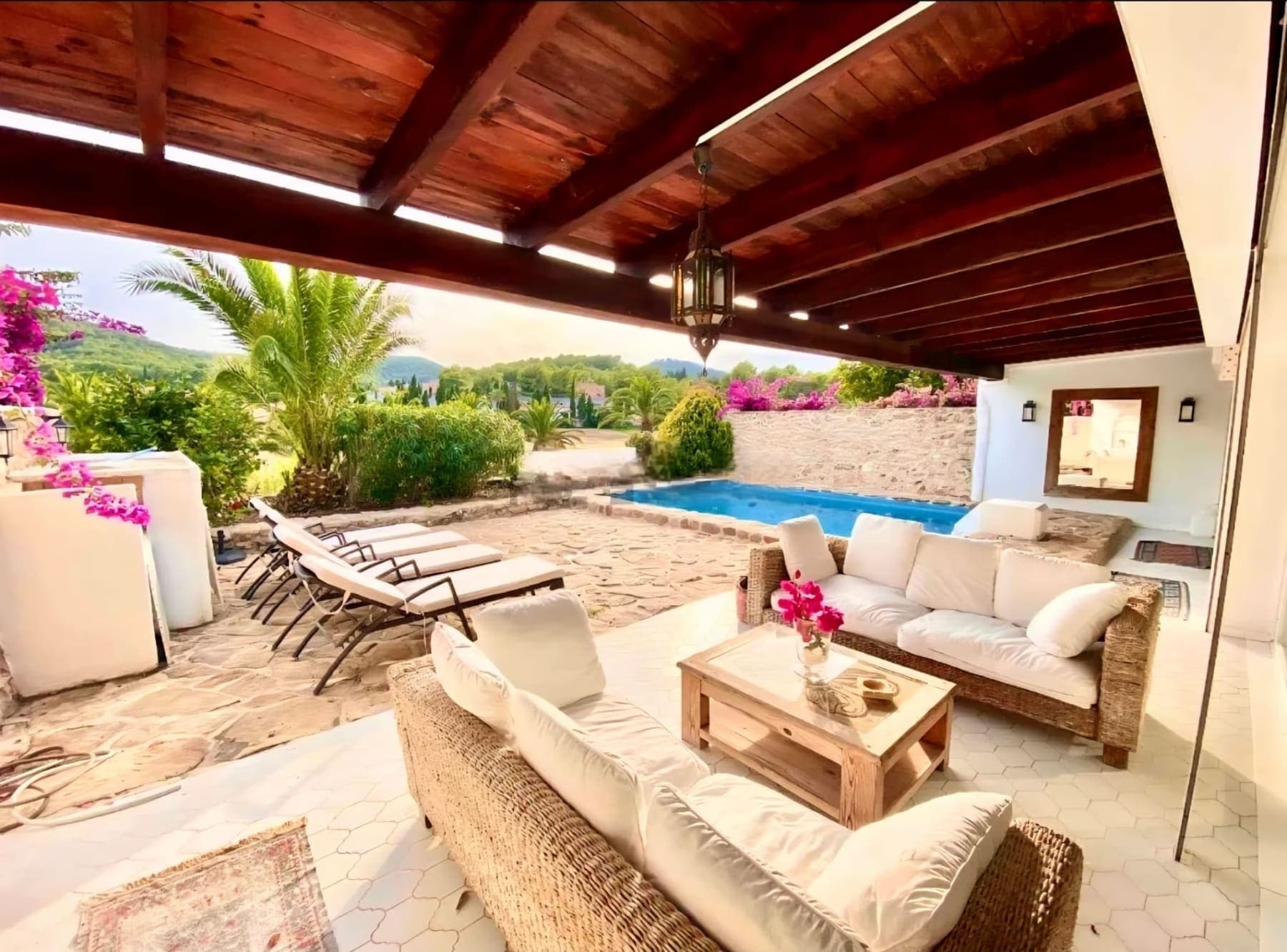 SE VENDE CHALET ADOSADO EN ROCA LLISA