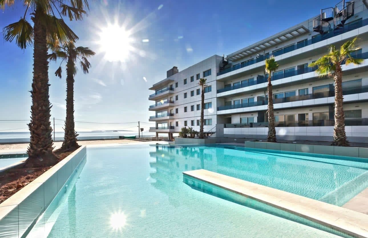 VENTA DE PRECIOSO PISO EN ROYAL BEACH
