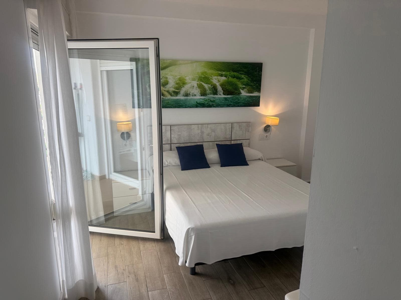PRECIOSO PISO EN ALQUILER CON VISTAS AL MAR – SANTA EULÀRIA, IBIZA